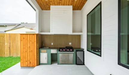 Outdoor Kitchens & Decks Services